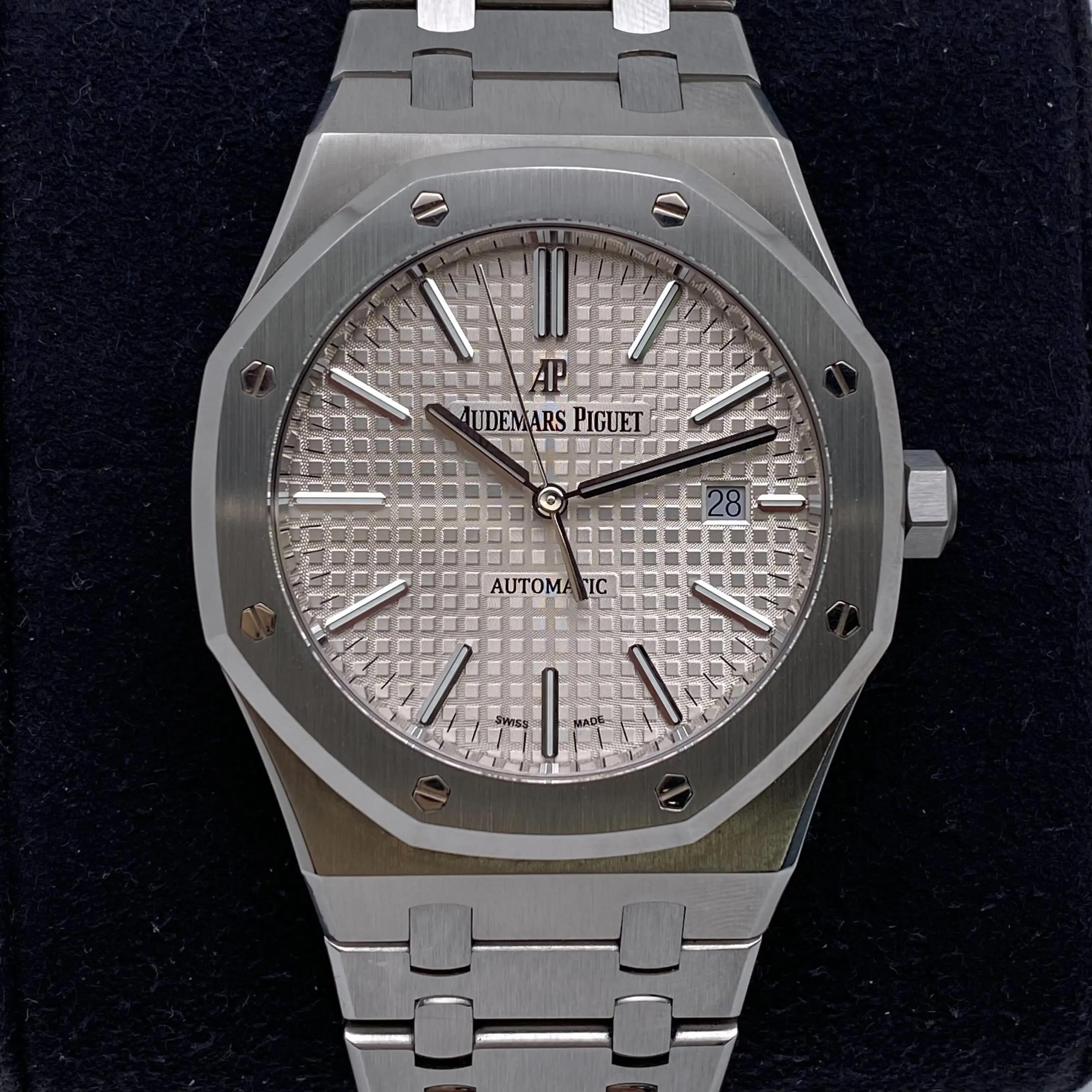 Audemars Piguet Royal Oak 15400ST 41mm Steel Silver Dial Automatic